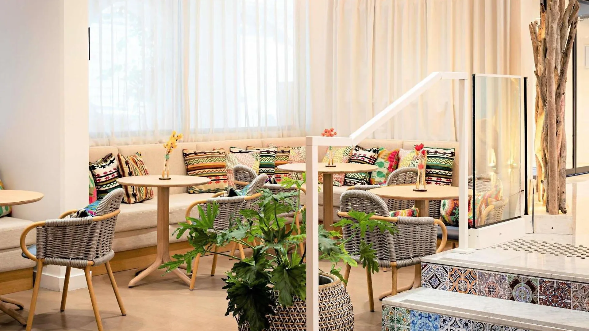 Croisette Beach Hotel Cannes - Mgallery Collection France